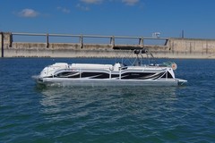 Create Listing: 33' - Fifteen Passenger Luxury Tritoon - Black- 4hrs