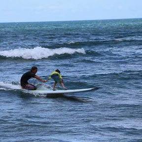 Drake Hickman Surfing School